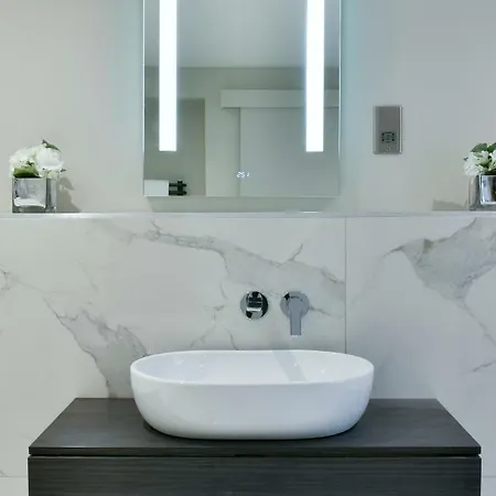 31 Meridian Place *
